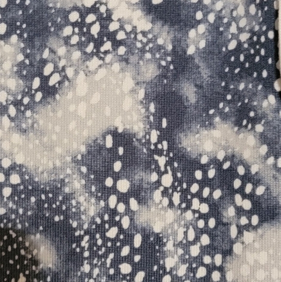 #096 Lularoe- Eliza Long Sleeve Tunics -NEW- Solid & 2 prints available - Picture 5 of 12